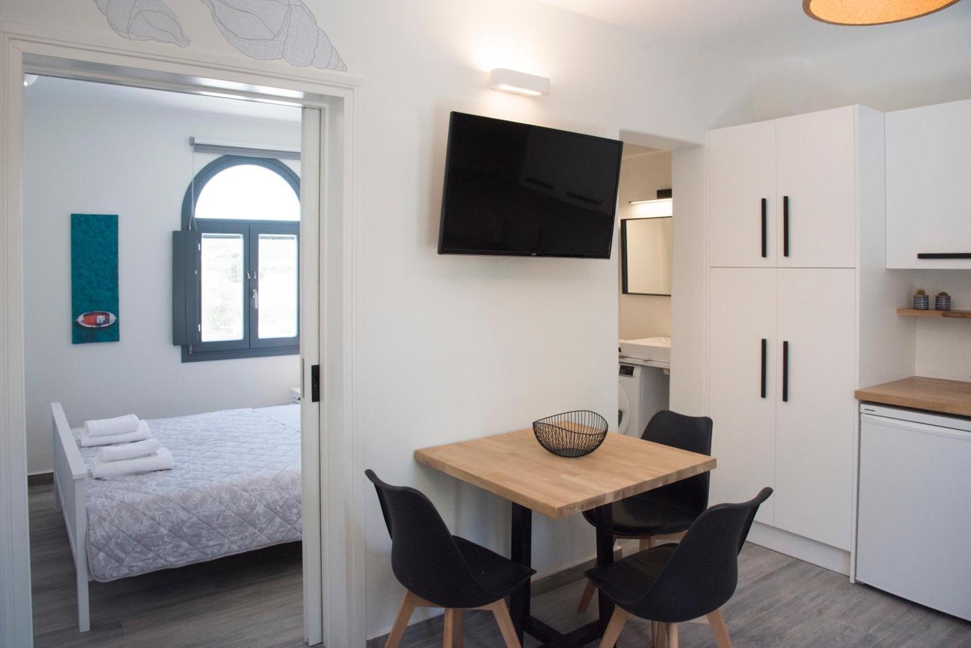 White New 1Bd House With Private Jacuzzi In Isterni Villa Isterni  Bagian luar foto