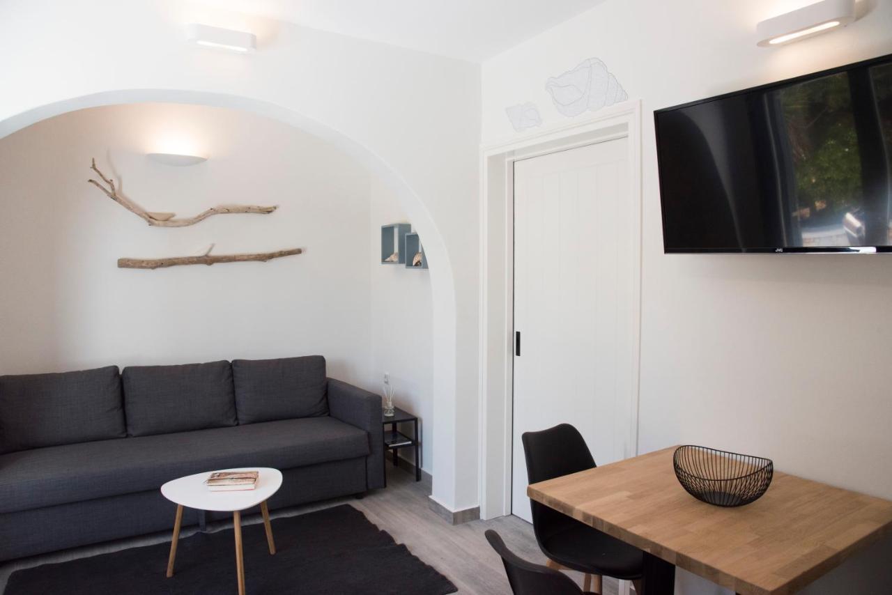 White New 1Bd House With Private Jacuzzi In Isterni Villa Isterni  Bagian luar foto